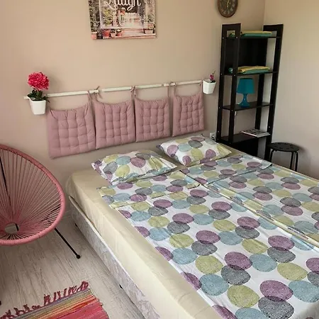 Desi House 302b Cozy Studio Apartment *